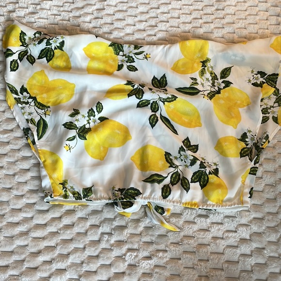 She + Sky Lemons Top! 172 - Picture 7 of 8